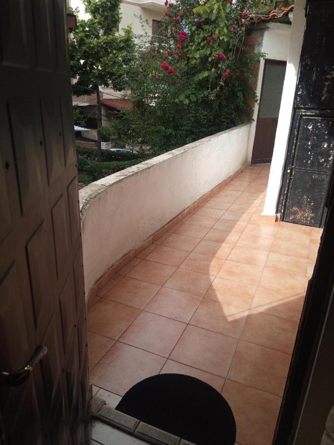 Homestay Private Flat In House 17 Tirana